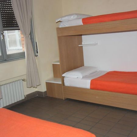New Generation Hostel Citta Studi Мілан Екстер'єр фото