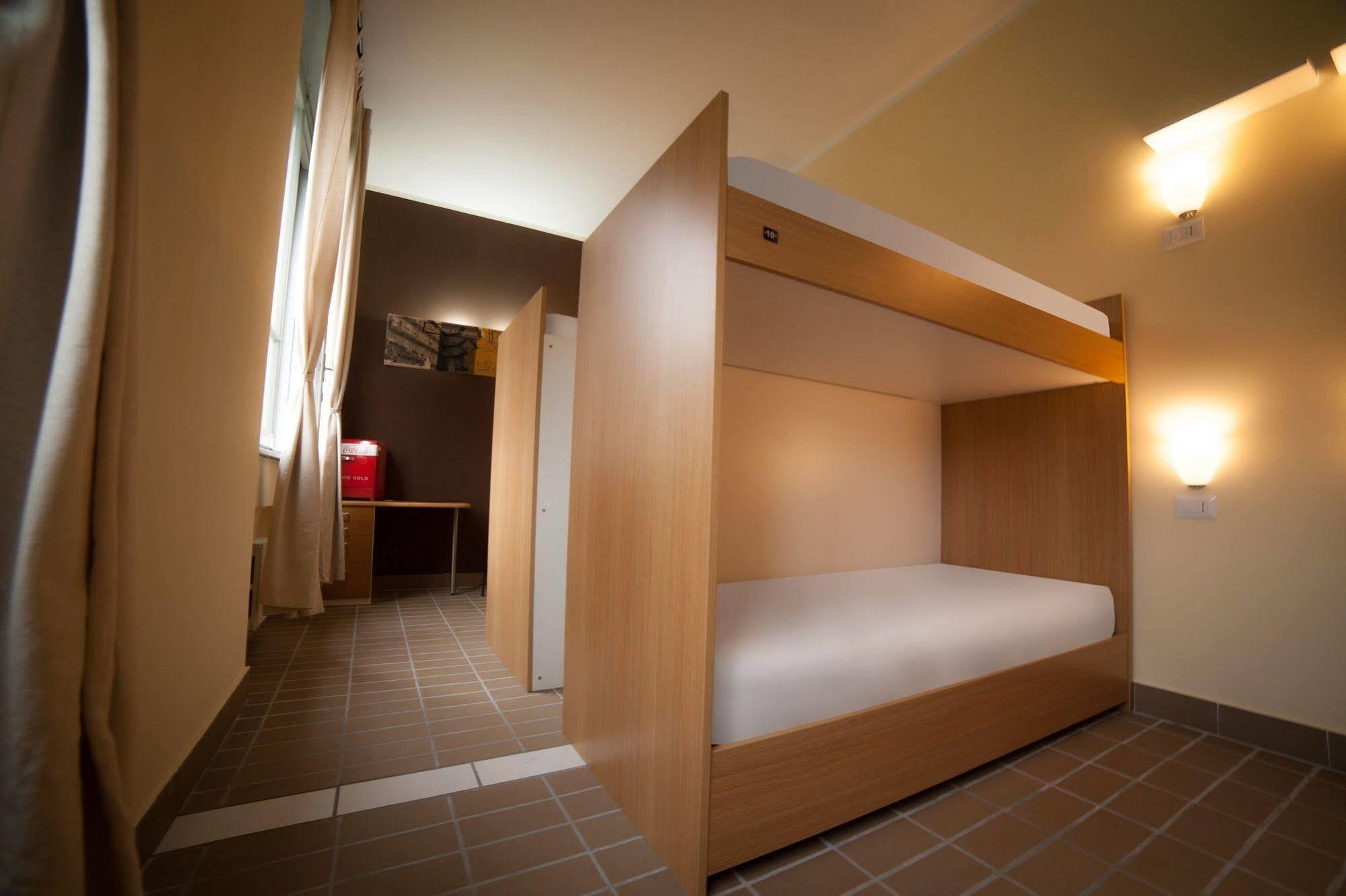 New Generation Hostel Citta Studi Мілан Екстер'єр фото